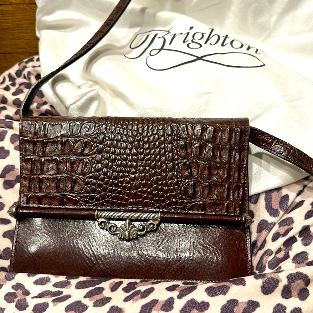 Like New Brighton Brown Croc Embossed Leather Two-Sided Wallet Clutch Crossbody